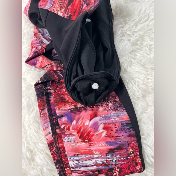 Lululemon | Sweat & Repeat Tight 28 Leggings | Black / Dahliascape Multi - Picture 6 of 8